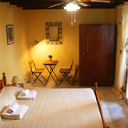 Aperanti Agrotourism Bed & Breakfast Pera Orinis Oda fotoğraf
