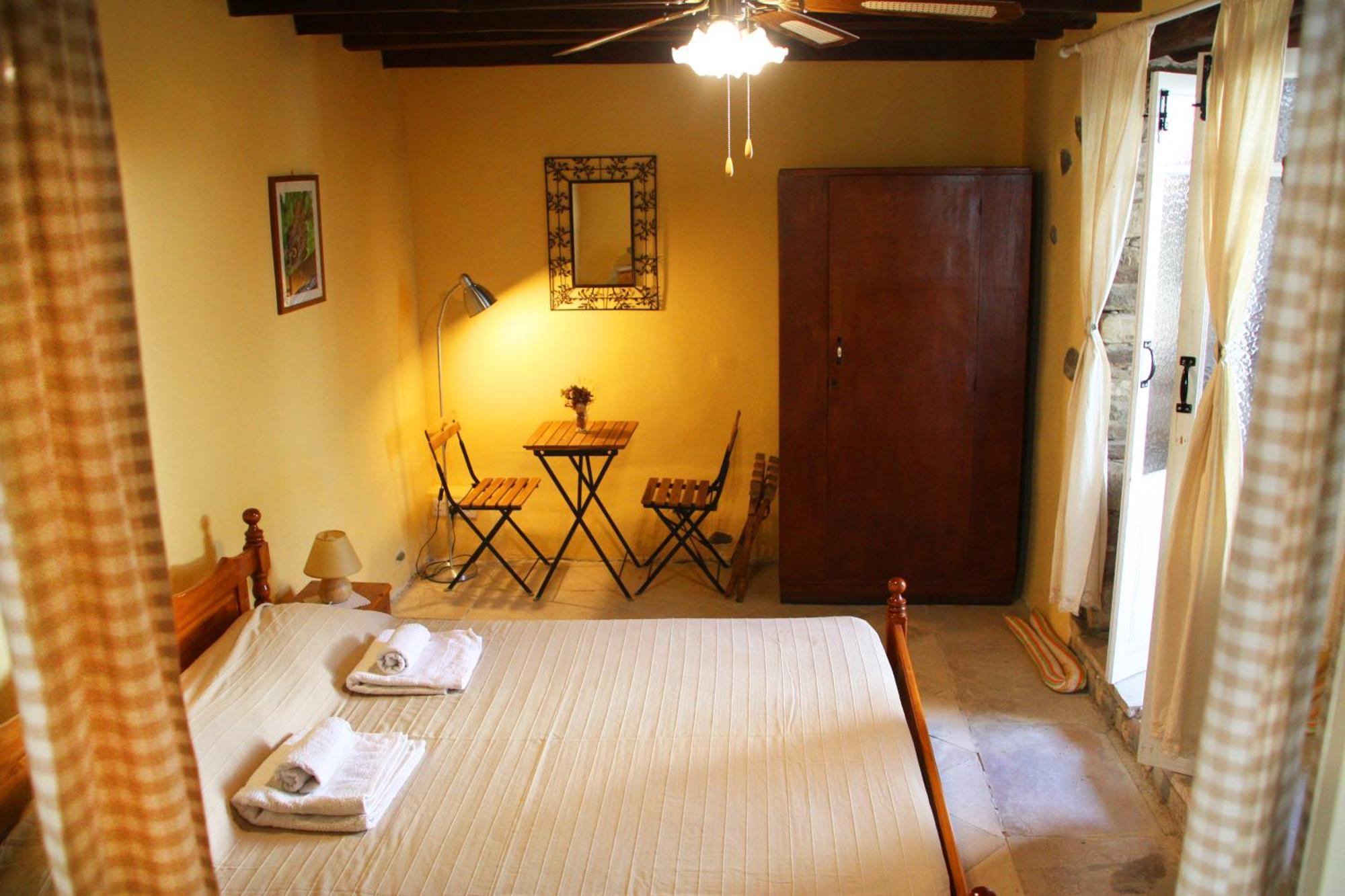 Aperanti Agrotourism Bed & Breakfast Pera Orinis Oda fotoğraf